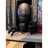 Alien booknook